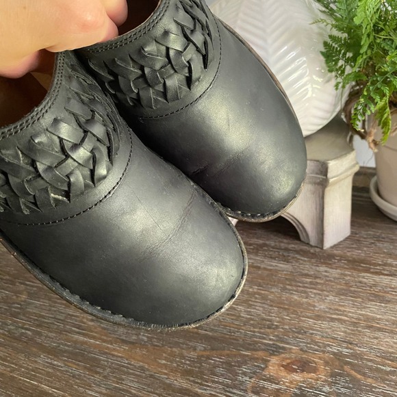 UGG Australia Anila Leather Slip On Clogs Shoes Womens 12 Black - Picture 3 of 10